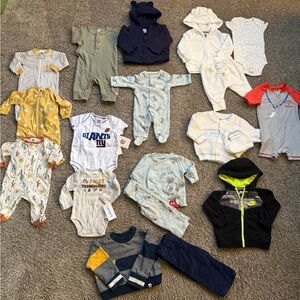 Baby Boy Clothing Bundle with Various Colors Onesies Tops bottoms Sz 0-3-6 m